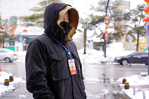 春雪中的守望者：疫情不除，我們不散